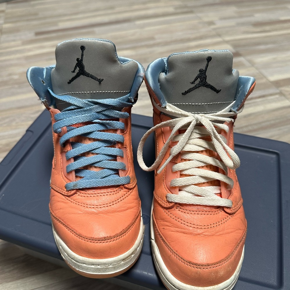 NIKE Air Jordan Retro - DJ Khaled “we the best” 
Kids youth size 2